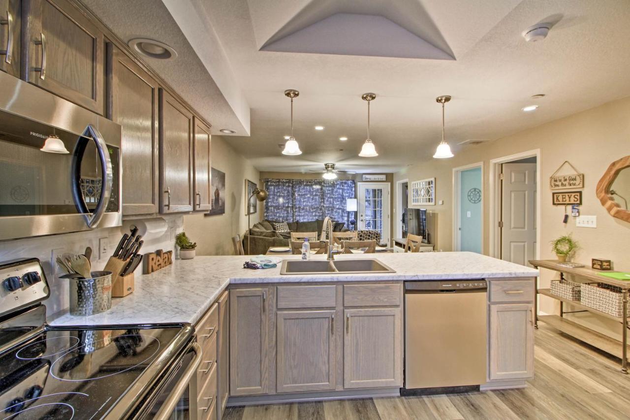 Updated Lake Taneycomo Condo With Screened Porch! Branson Zewnętrze zdjęcie